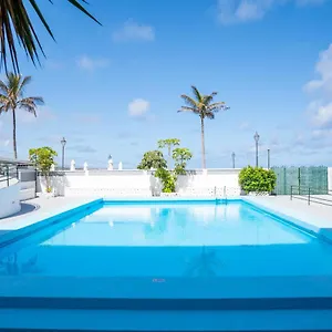 https://ocean-views.adeje-hotels.com